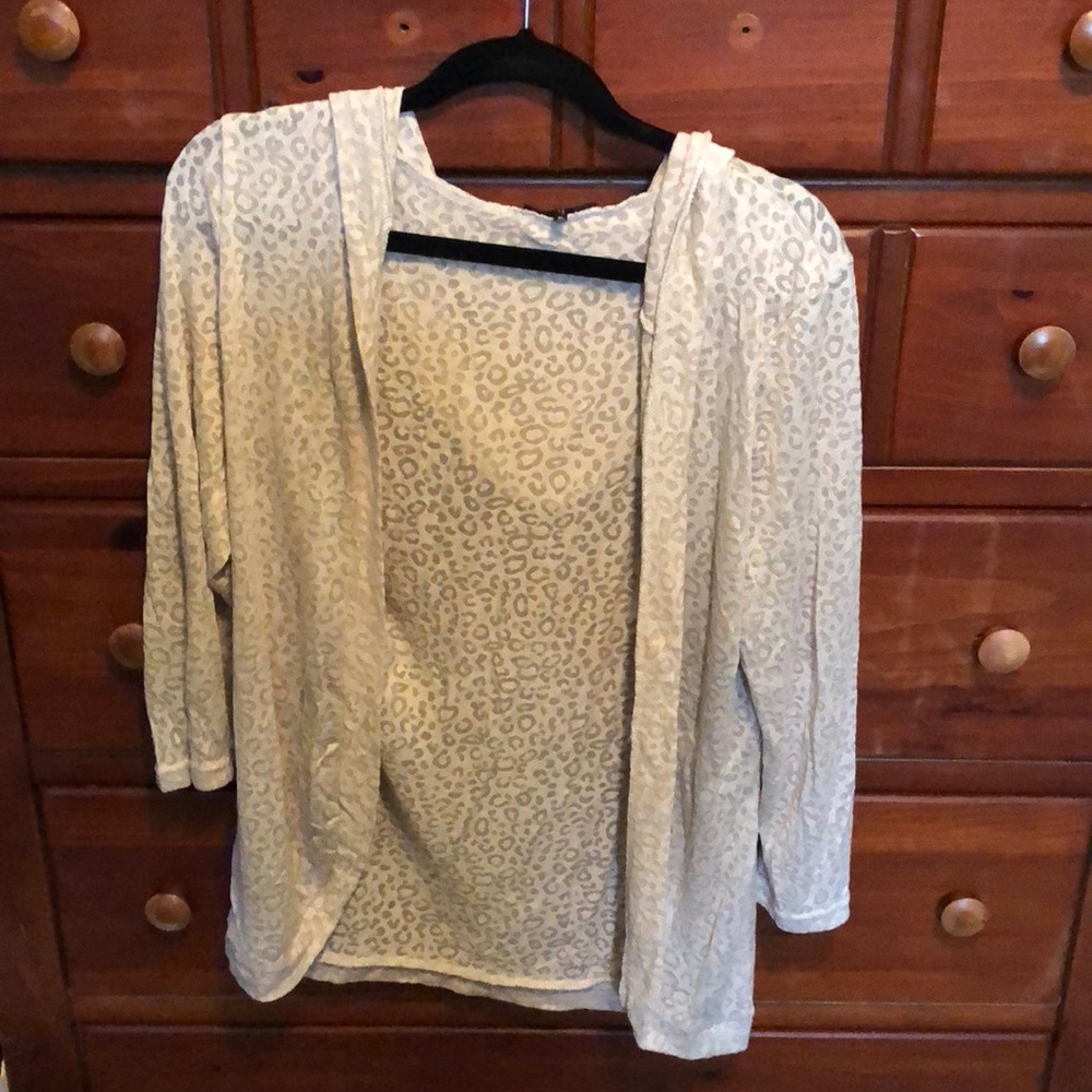 Light weight cardigan